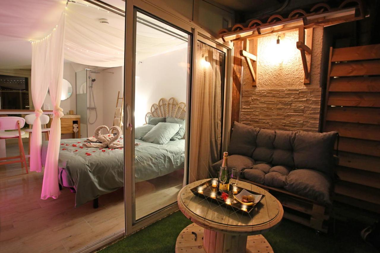 Lovina Chambre De Charme Avec Jaccuzi Velaux Exterior foto