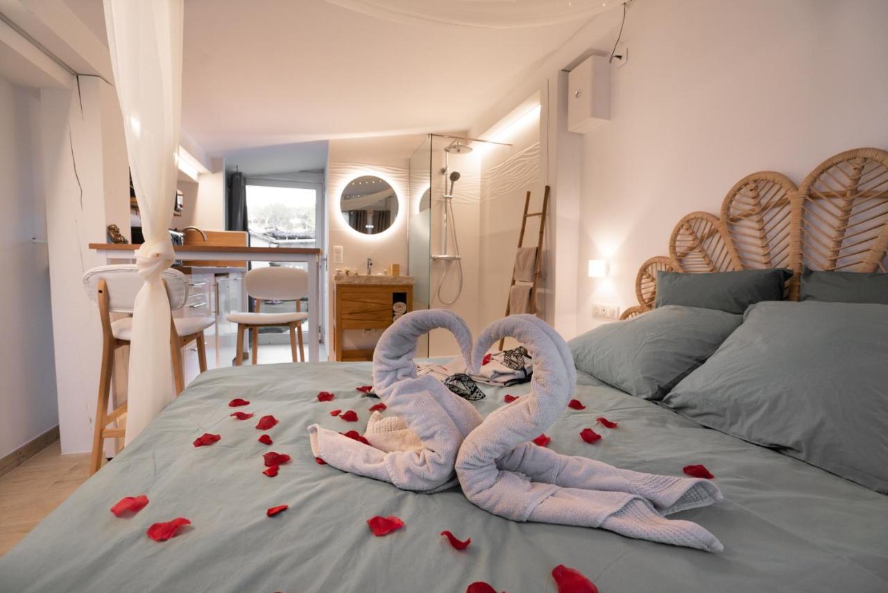 Lovina Chambre De Charme Avec Jaccuzi Velaux Exterior foto