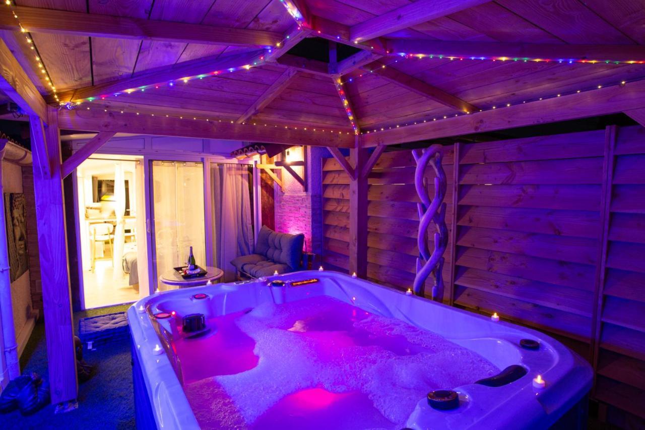 Lovina Chambre De Charme Avec Jaccuzi Velaux Exterior foto