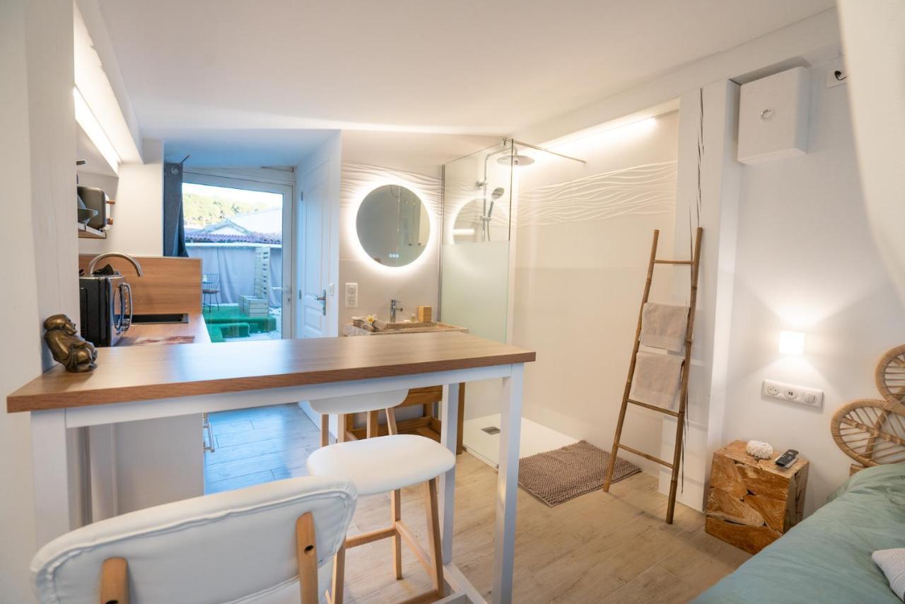 Lovina Chambre De Charme Avec Jaccuzi Velaux Exterior foto